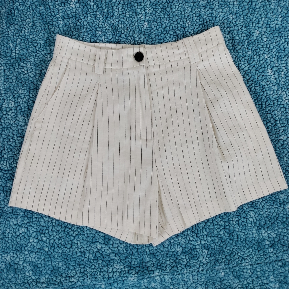 Rails Ilena Pinstripes In Ivory Size 6 Linen Blend Pleated-front Paperbag Shorts
